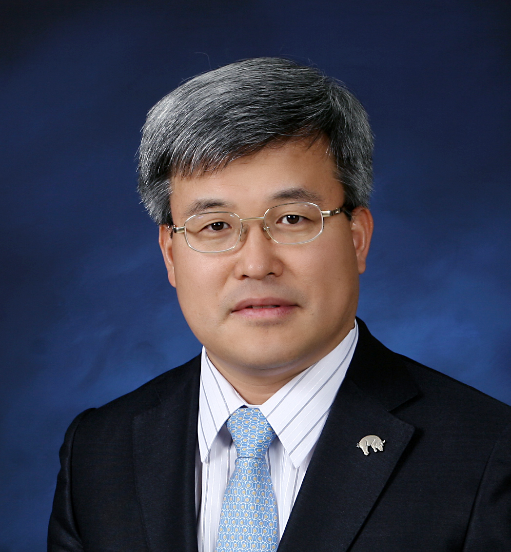 김유용